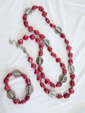 Premier Design “Salsa” Necklace and Bracelet.